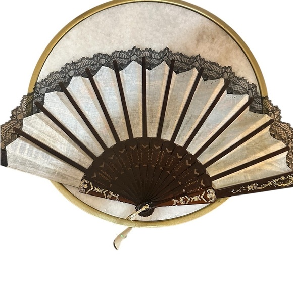 Authentic Cuban Folding hand fan with lace and Hotel Decor Design - Picture 6 of 10